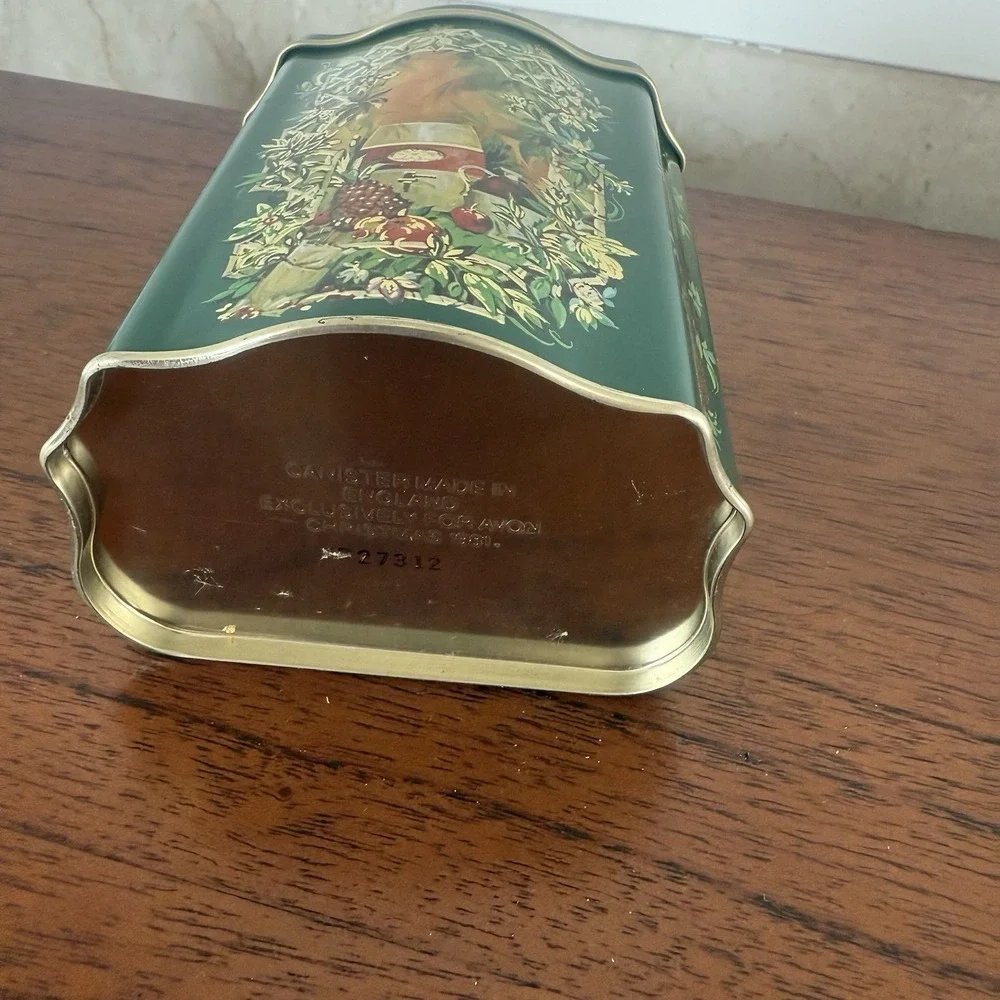 AVON Christmas Tin Canister empty Made in England 1981 Green Christmas Scene VTG